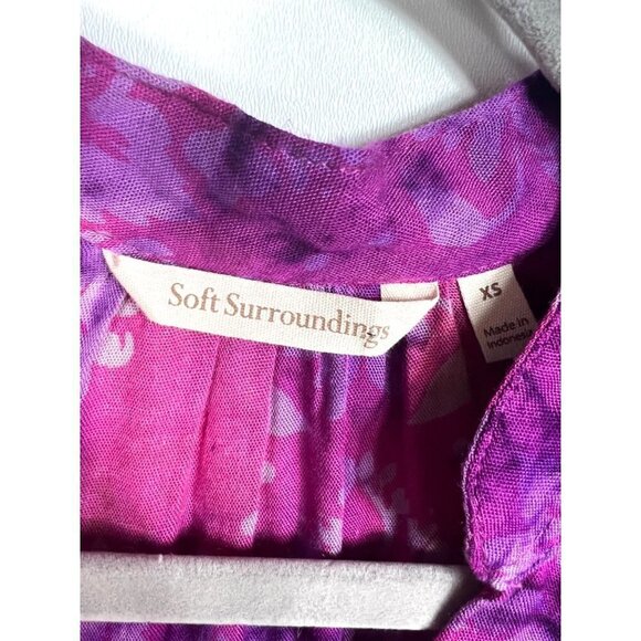 Soft surroundings colorful‎ button up top - Picture 4 of 8